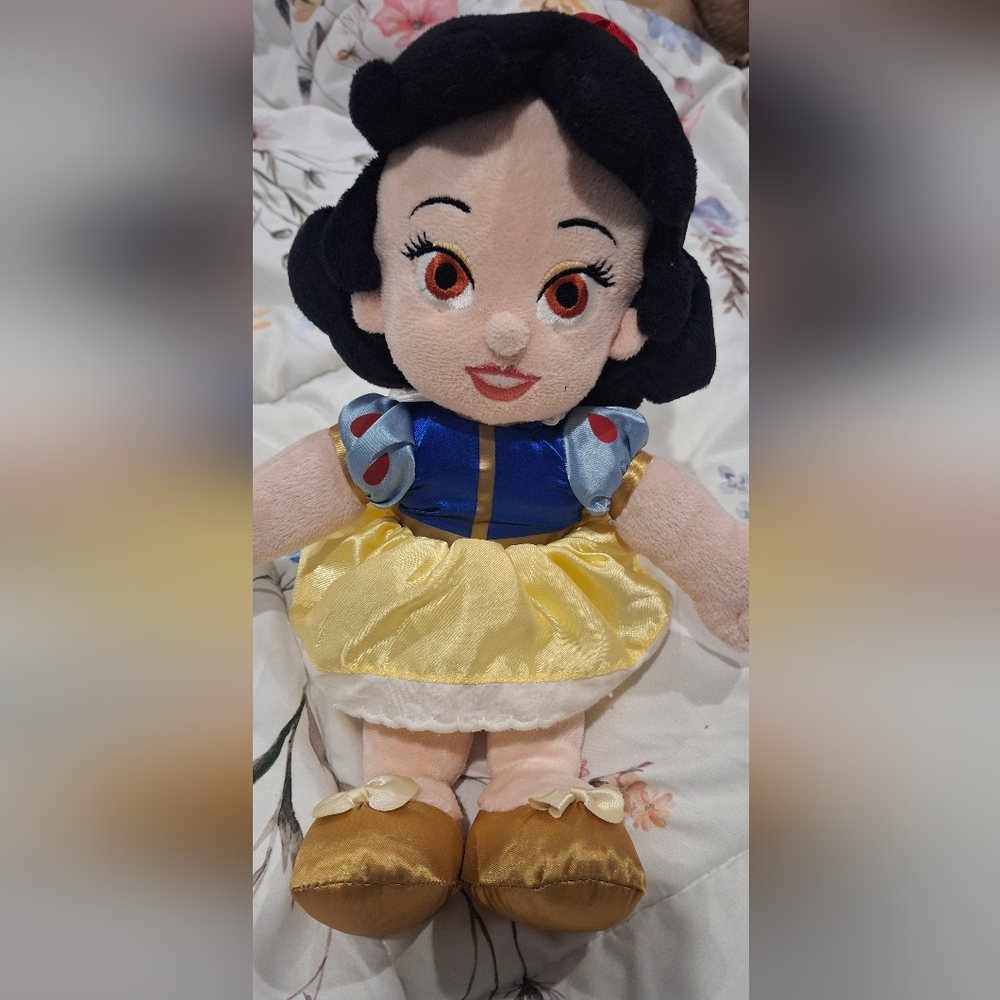 Disney Snow White  Plush Doll with Blue and Yellow Dress SMOKE FREE HOME